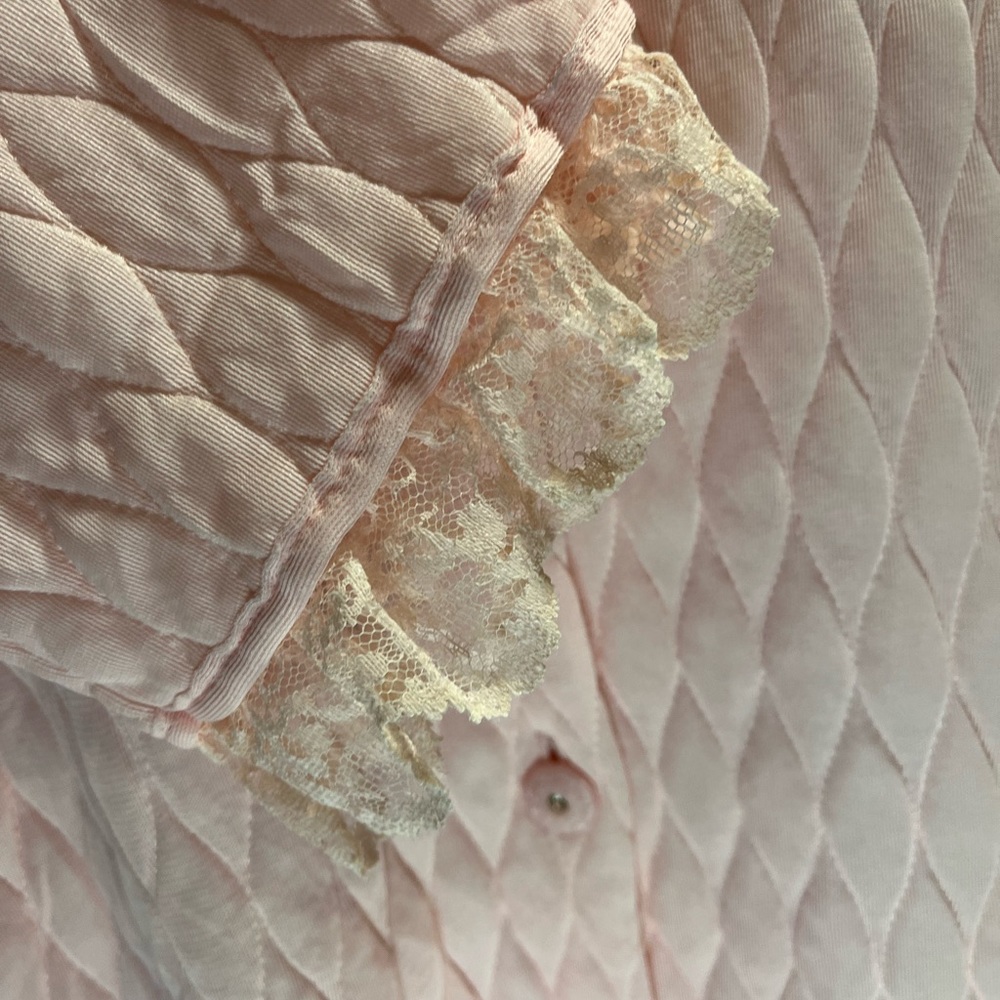 Vintage Quilted Pattern Robe - Picture 5 of 7